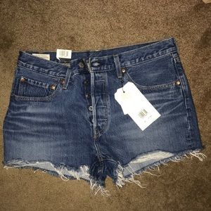 PREMIUM LEVIS 501 DARK WASH JEAN SHORTS SIZE 31